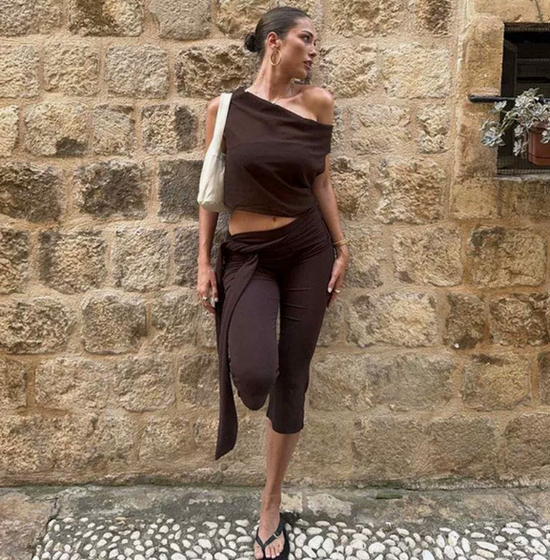 The Sculpting Capri Pants