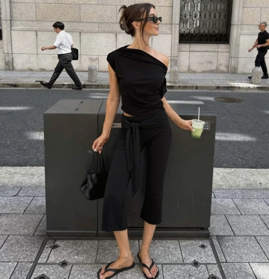 The Sculpting Capri Pants